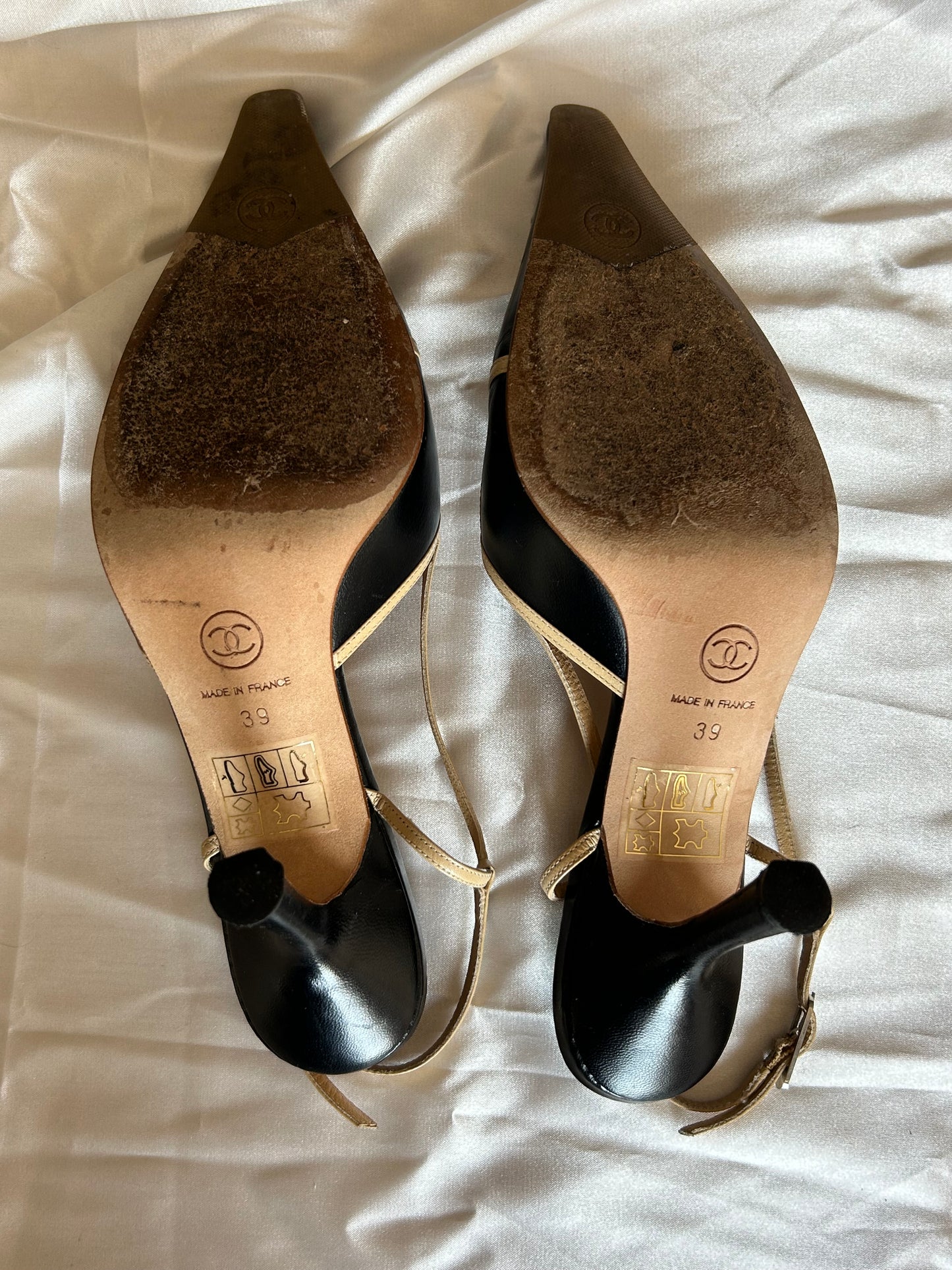 Chanel leather slingback EU39