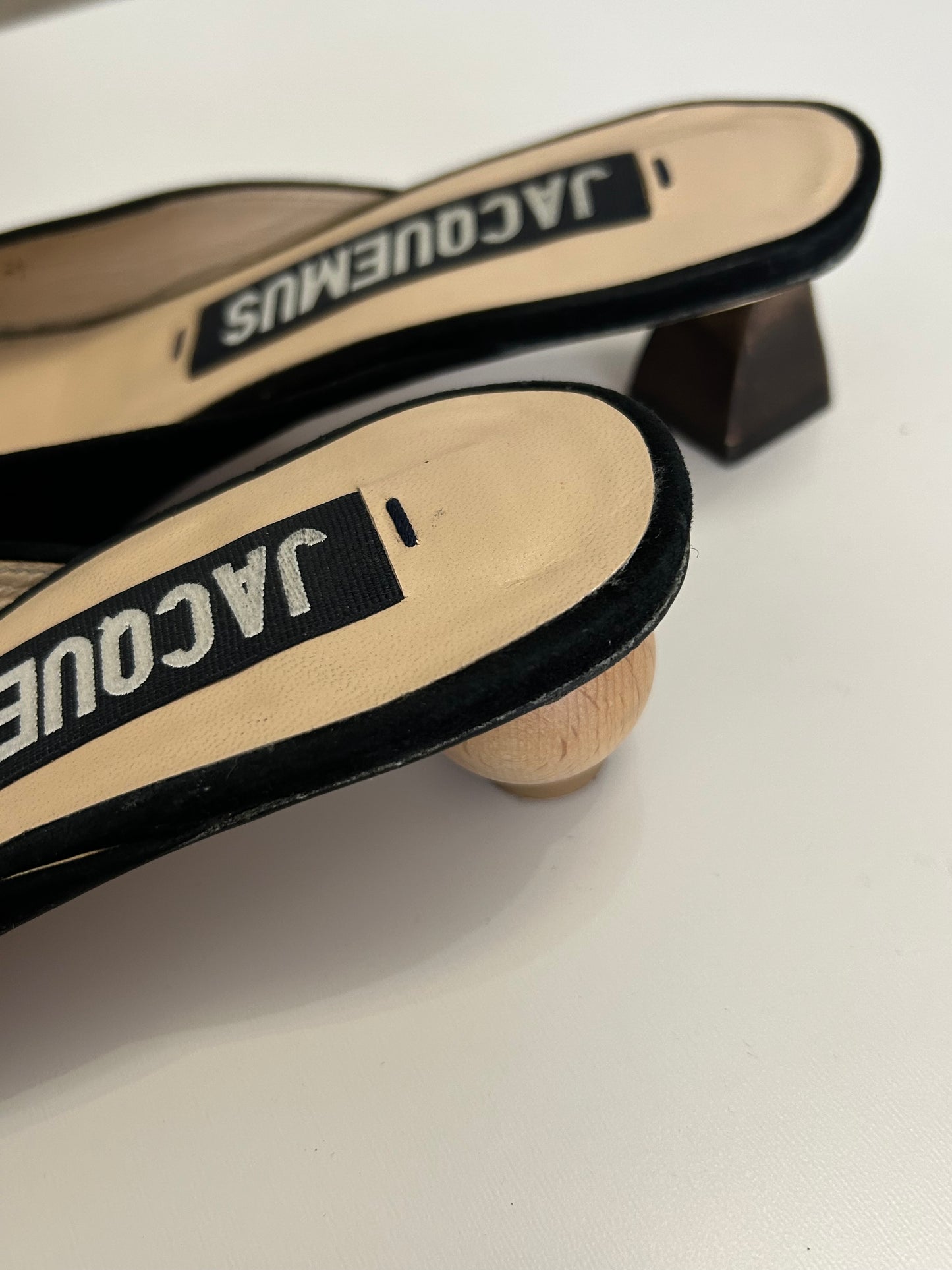 Jacquemus asymmetric mules EU39