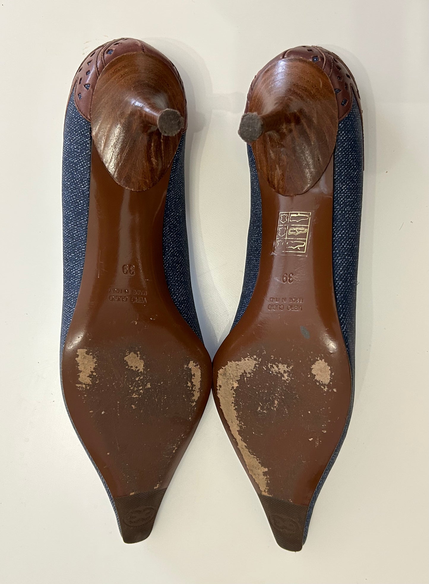 Escada pumps EU39