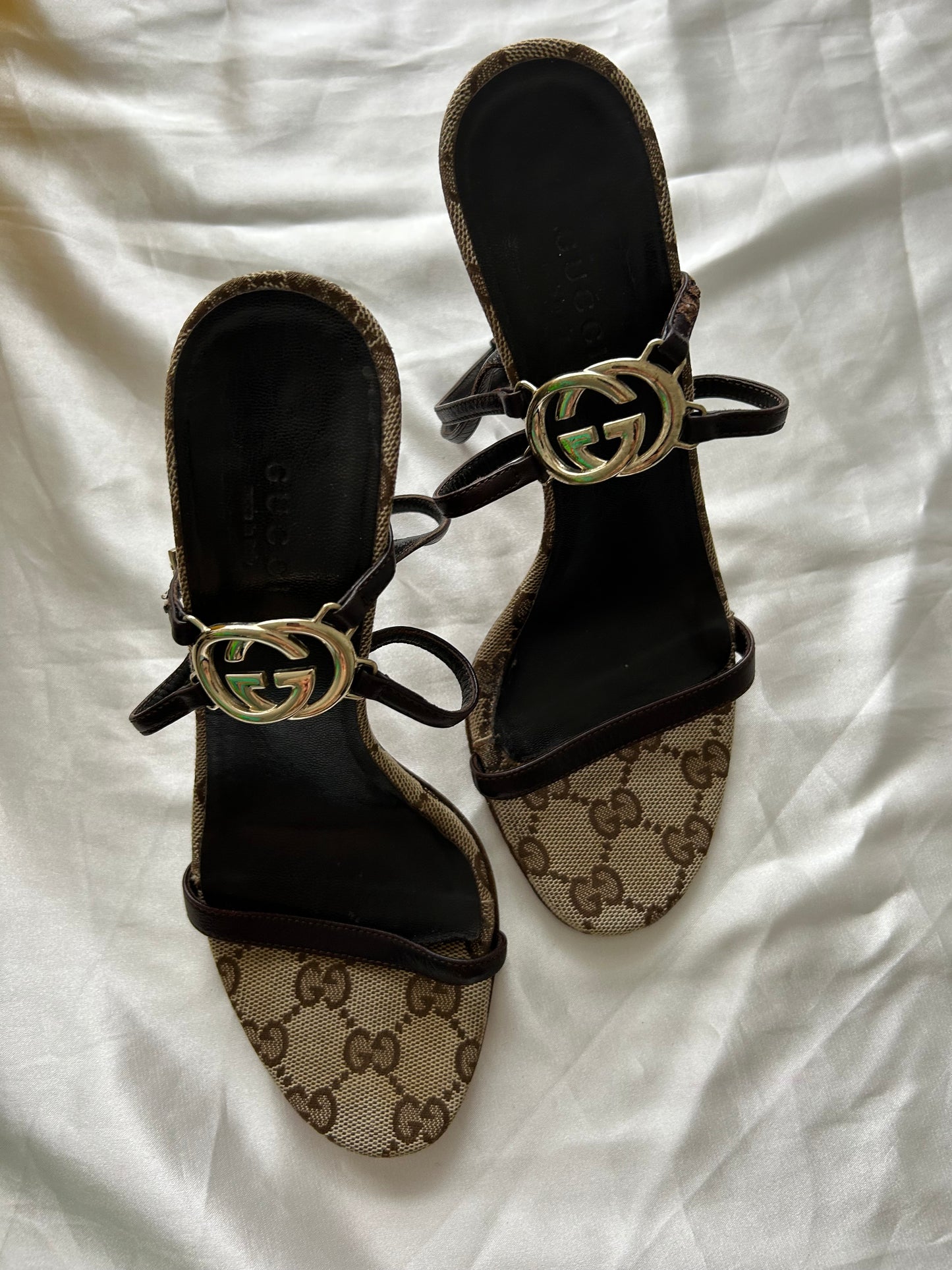 Gucci canvas heels EU35