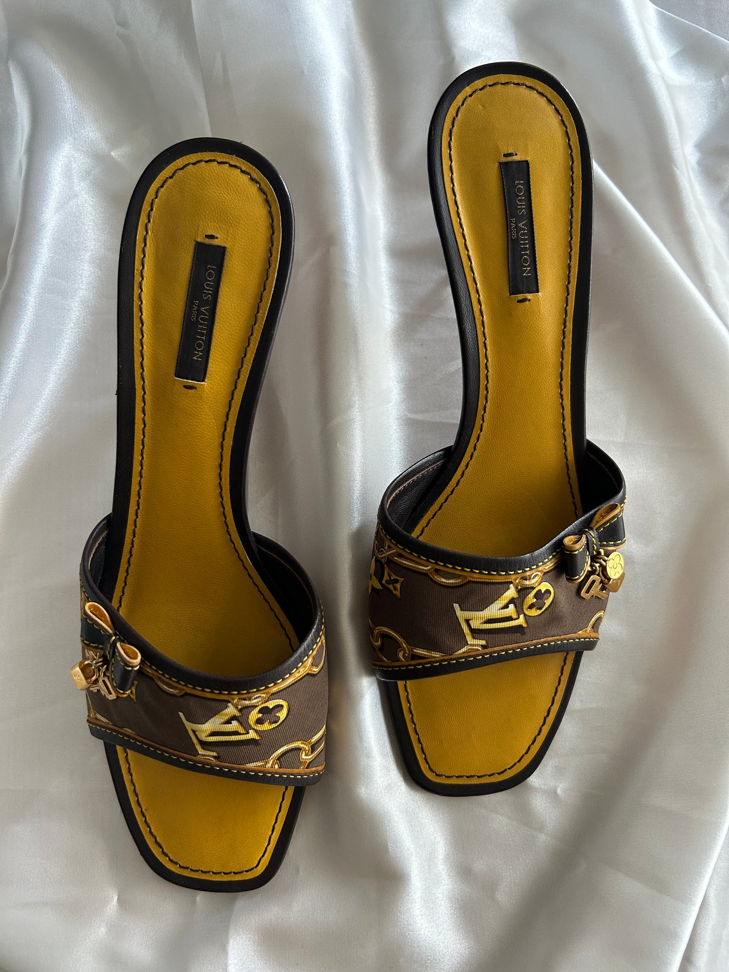 Louis Vuitton key&lock mules EU40