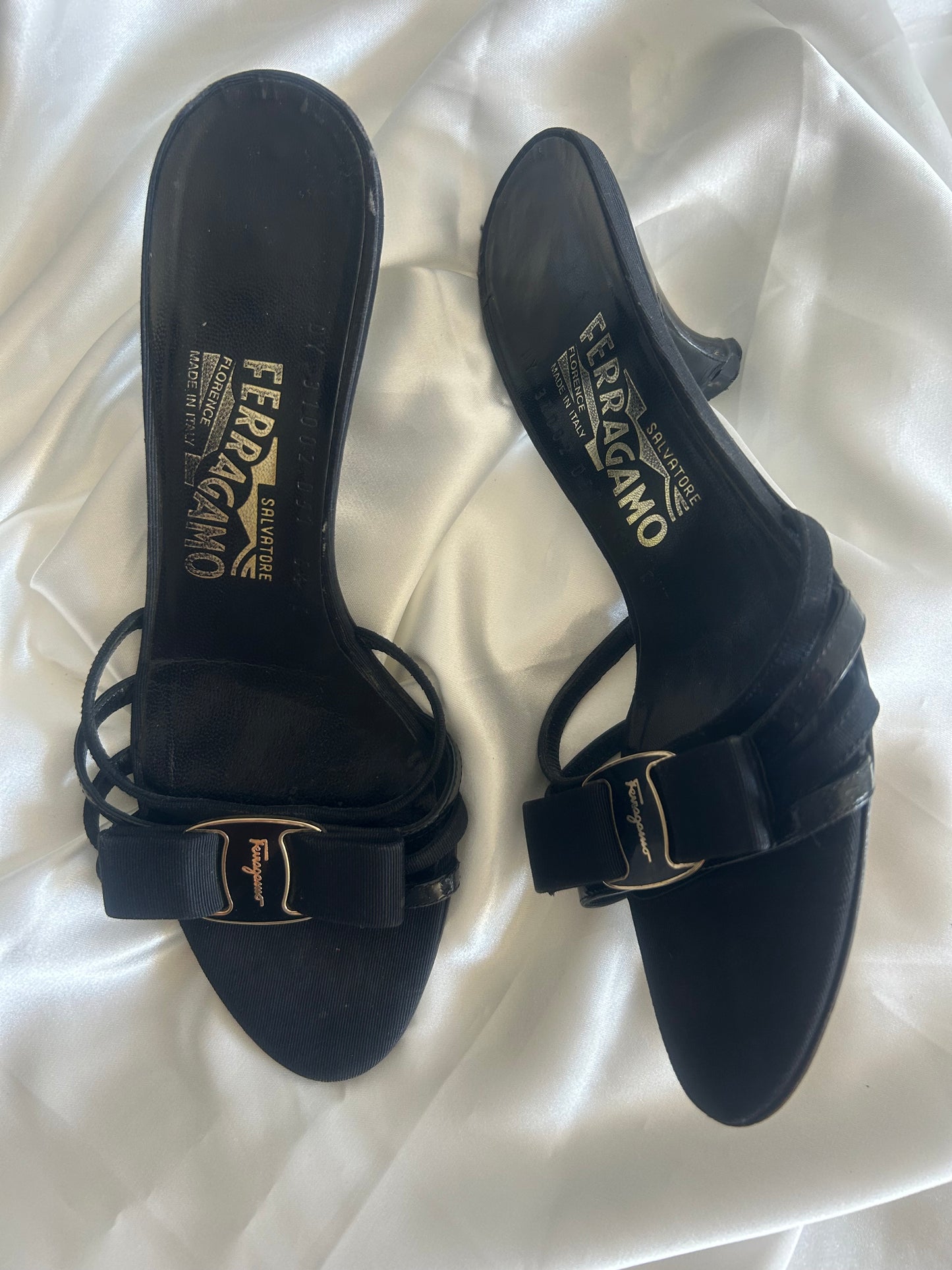 Salvatore Ferragamo kitten heels EU36.5