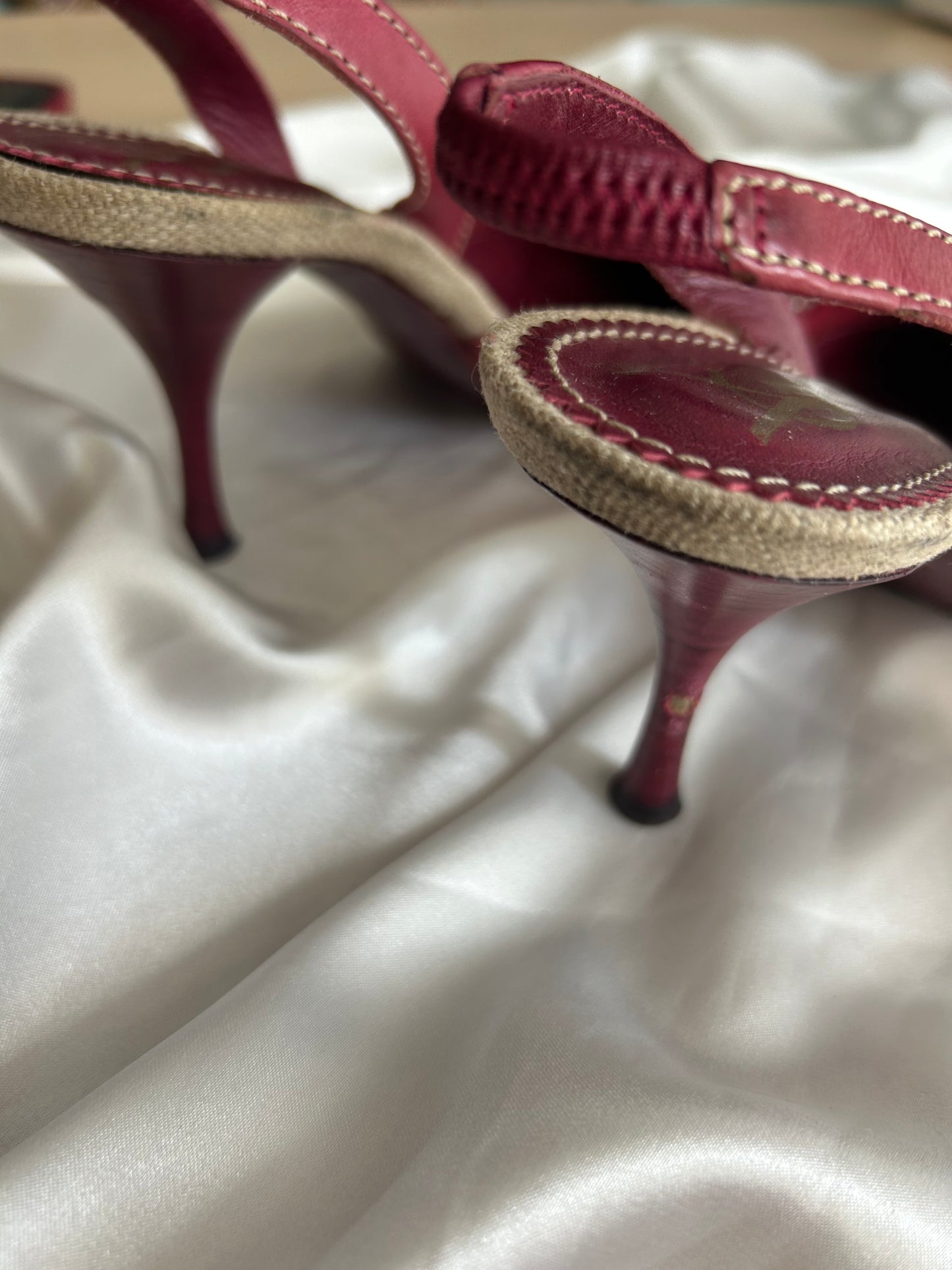 Yves Saint Laurent Heart Slingback EU37.5