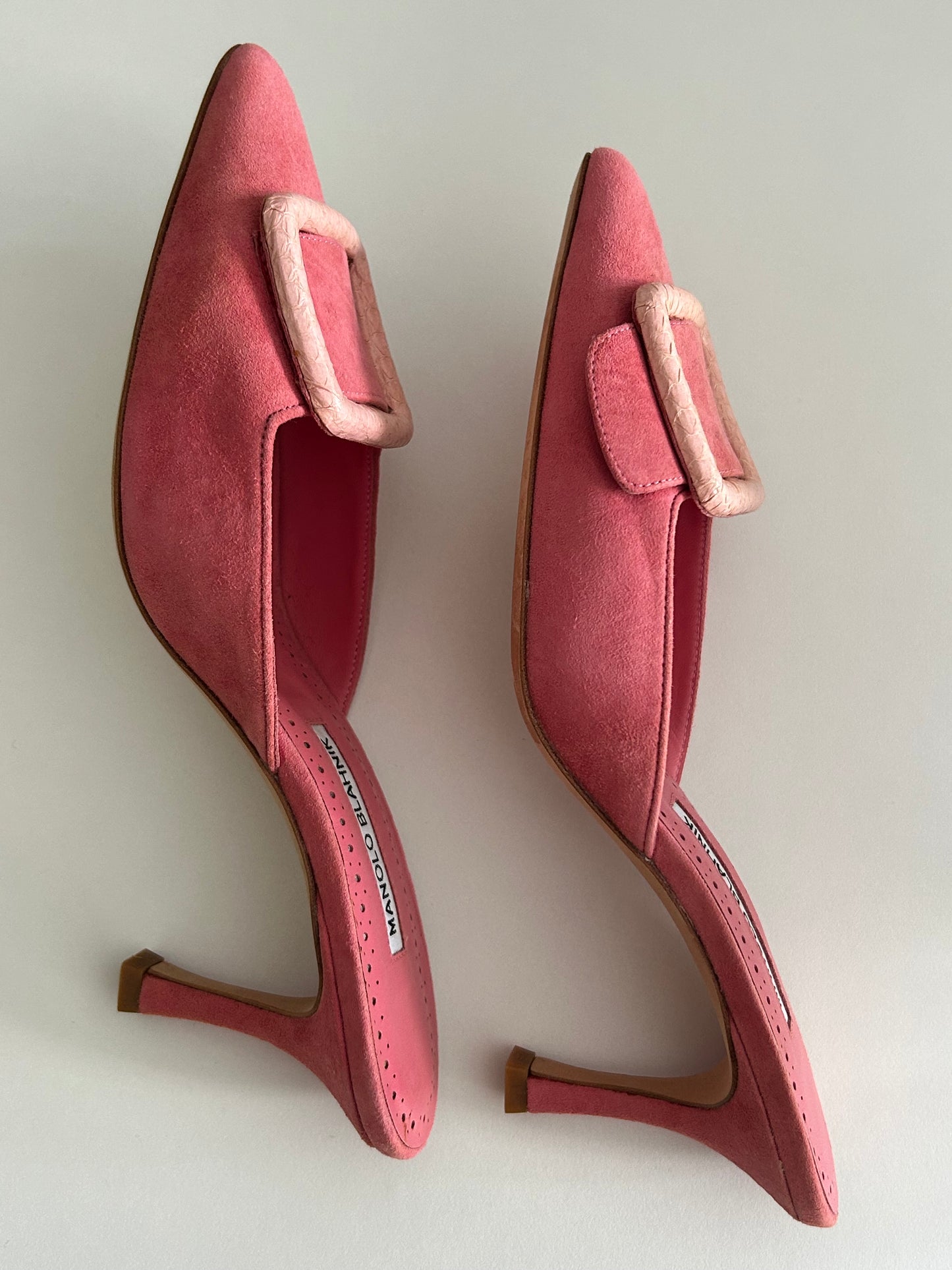 Manolo Blahnik suede mules EU37
