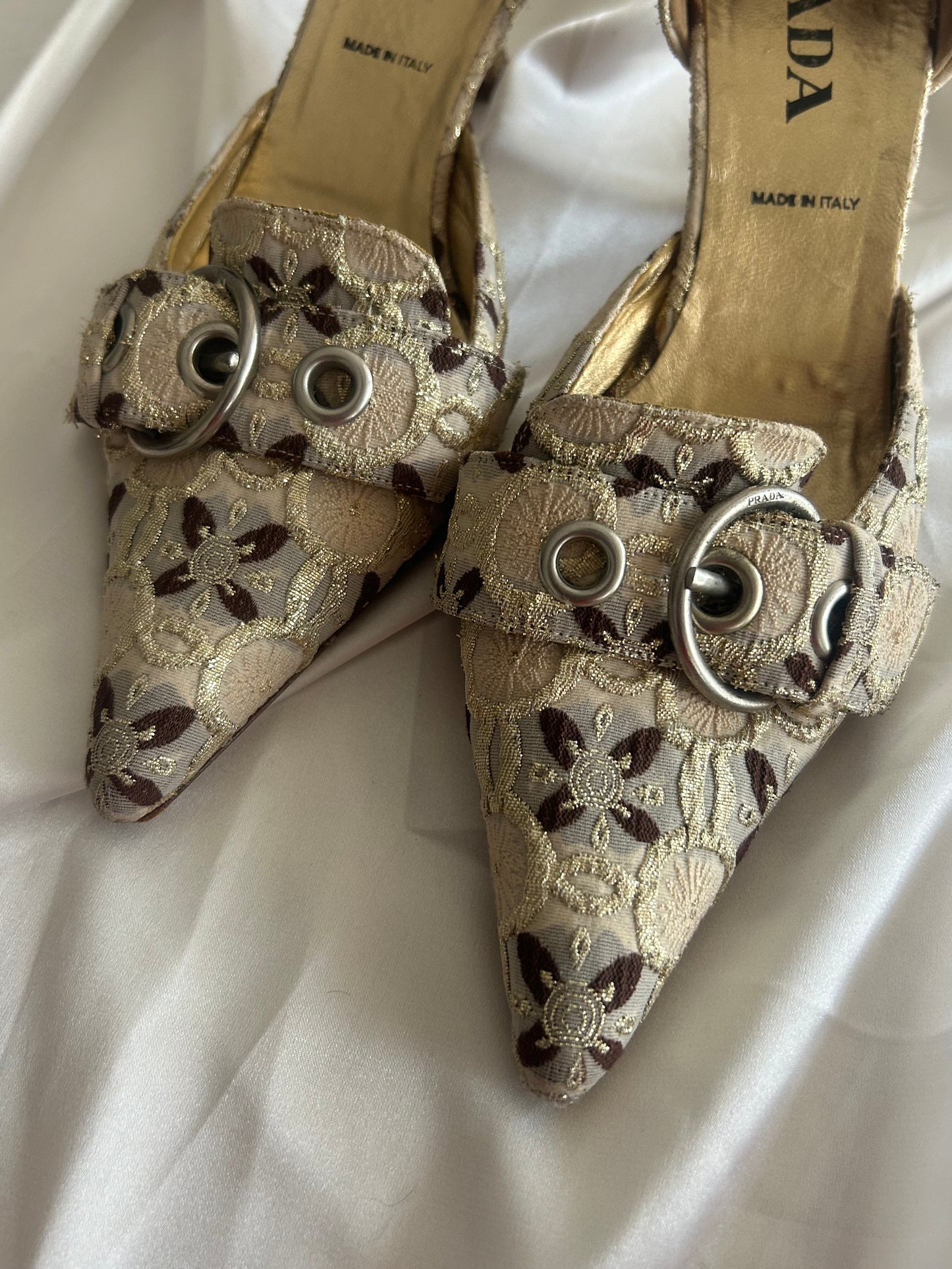 Prada gold brocade pumps EU39