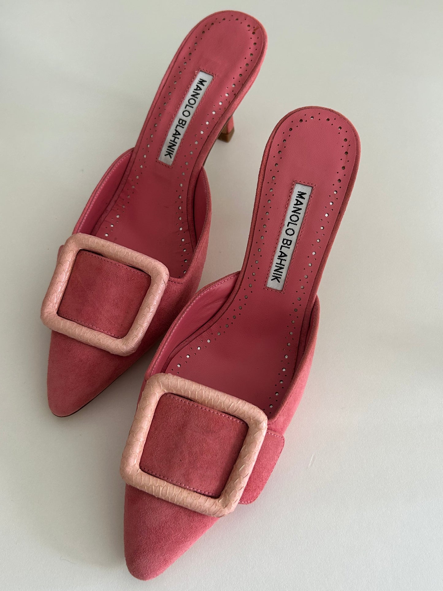 Manolo Blahnik suede mules EU37