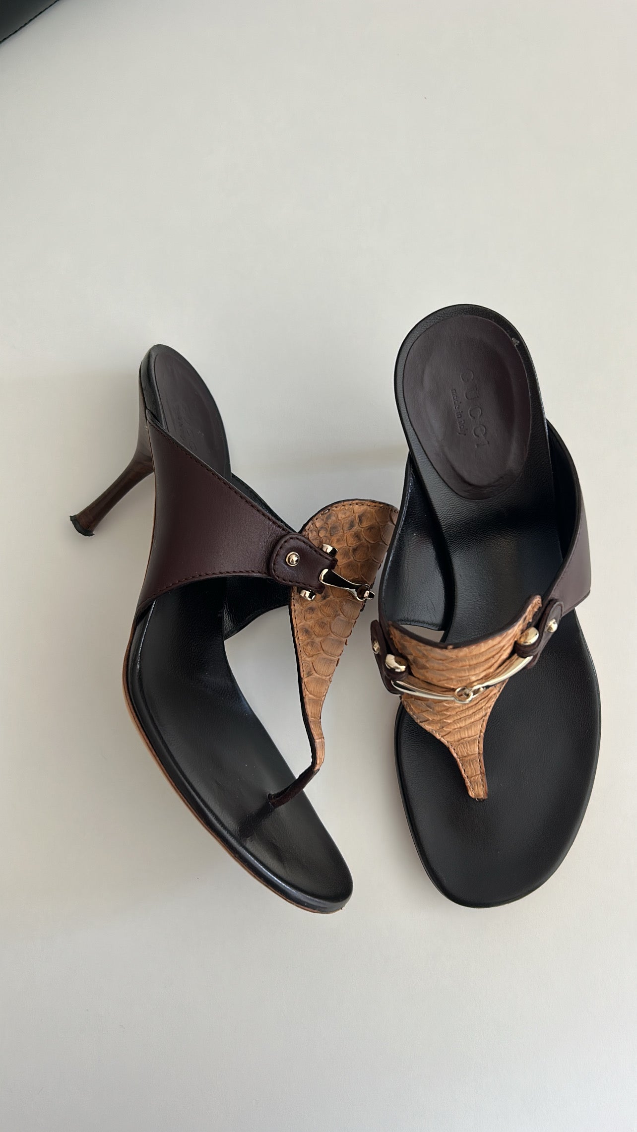 Gucci leather thong sandals EU39