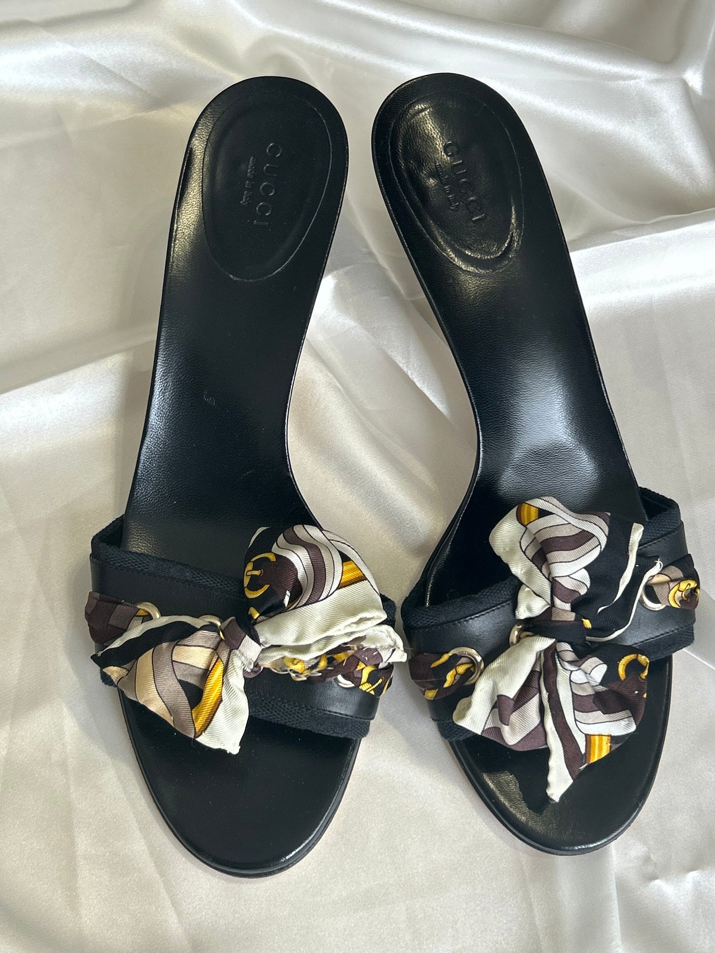 Gucci scarf weave kitten heels 40EU