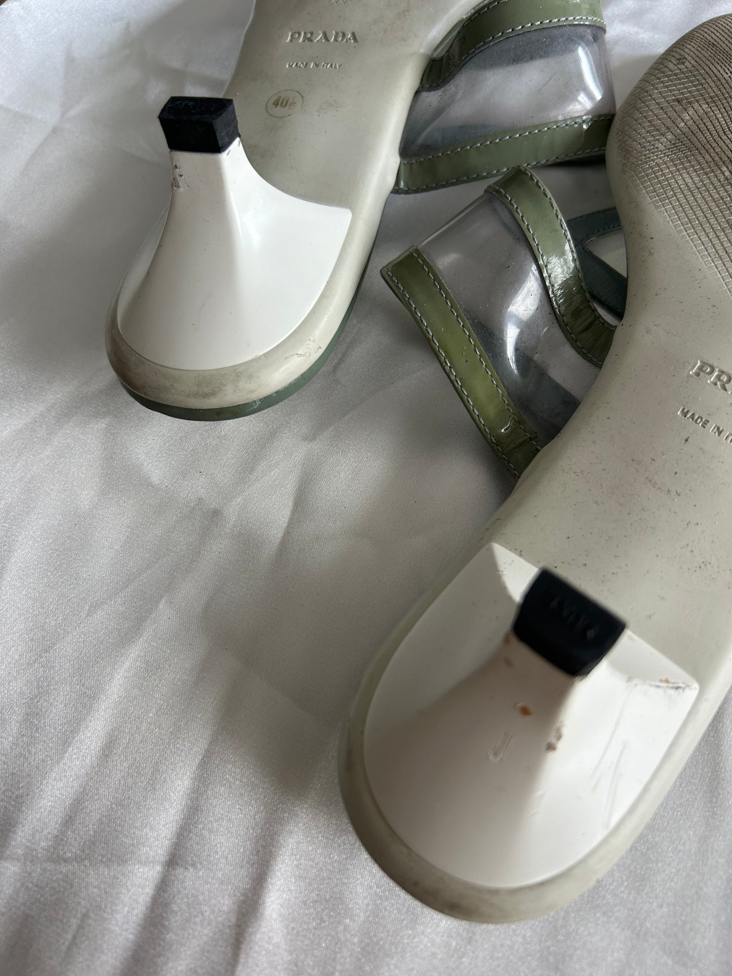 Prada thong EU40