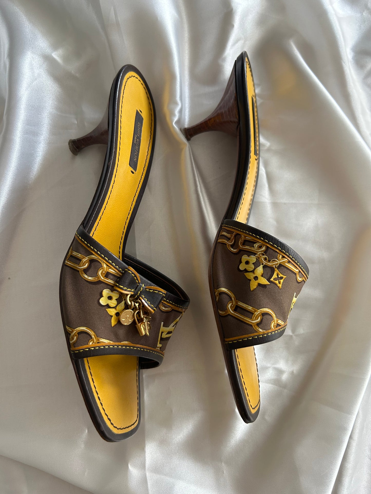 Louis Vuitton key&lock mules EU40