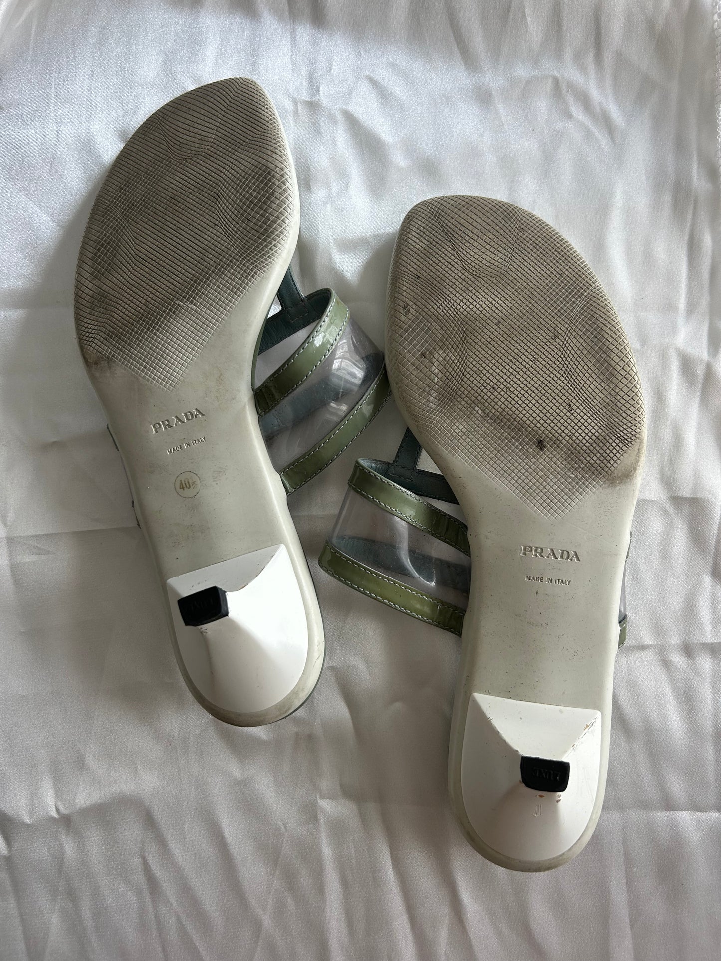 Prada thong EU40