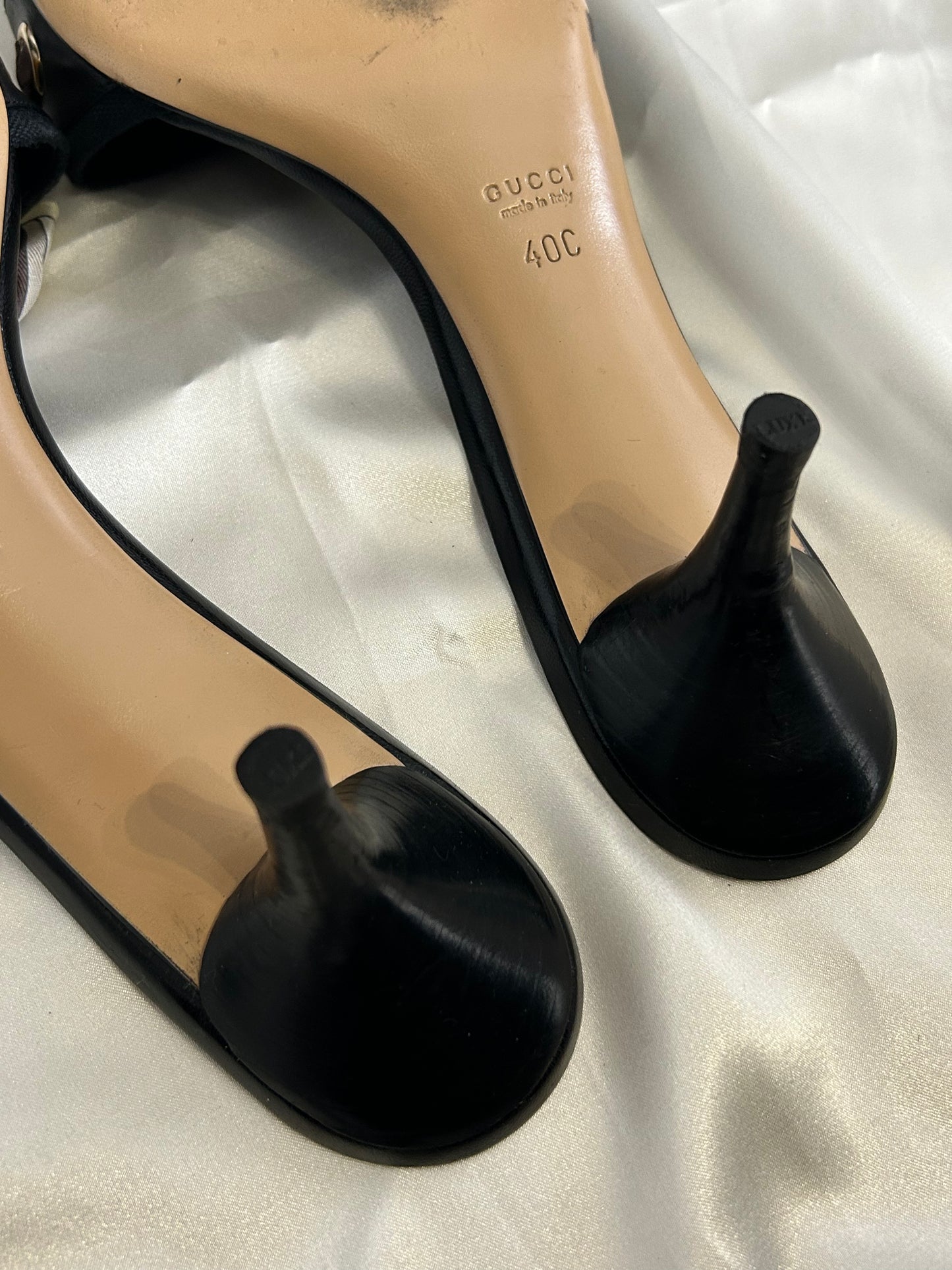 Gucci scarf weave kitten heels 40EU