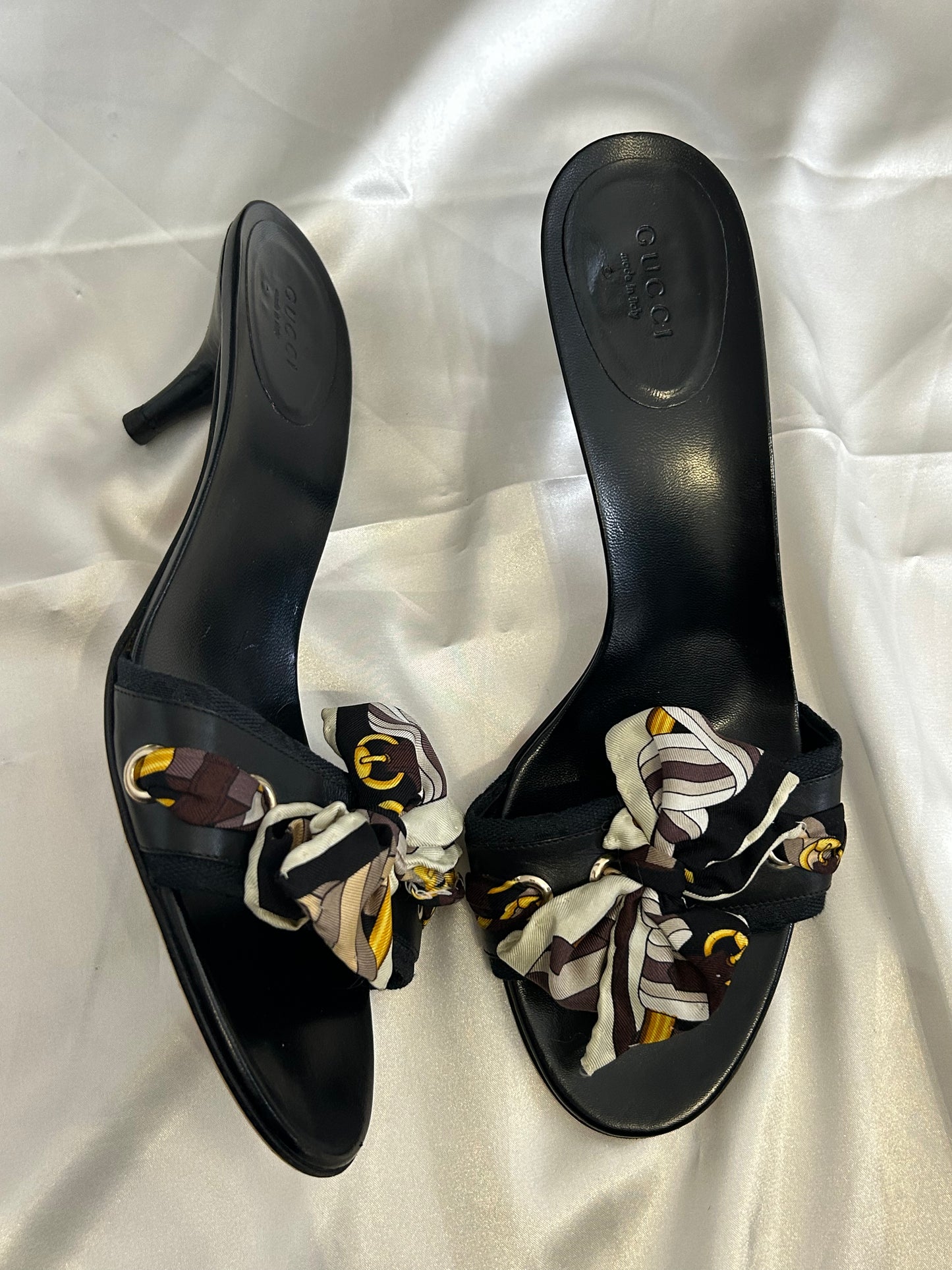 Gucci scarf weave kitten heels 40EU