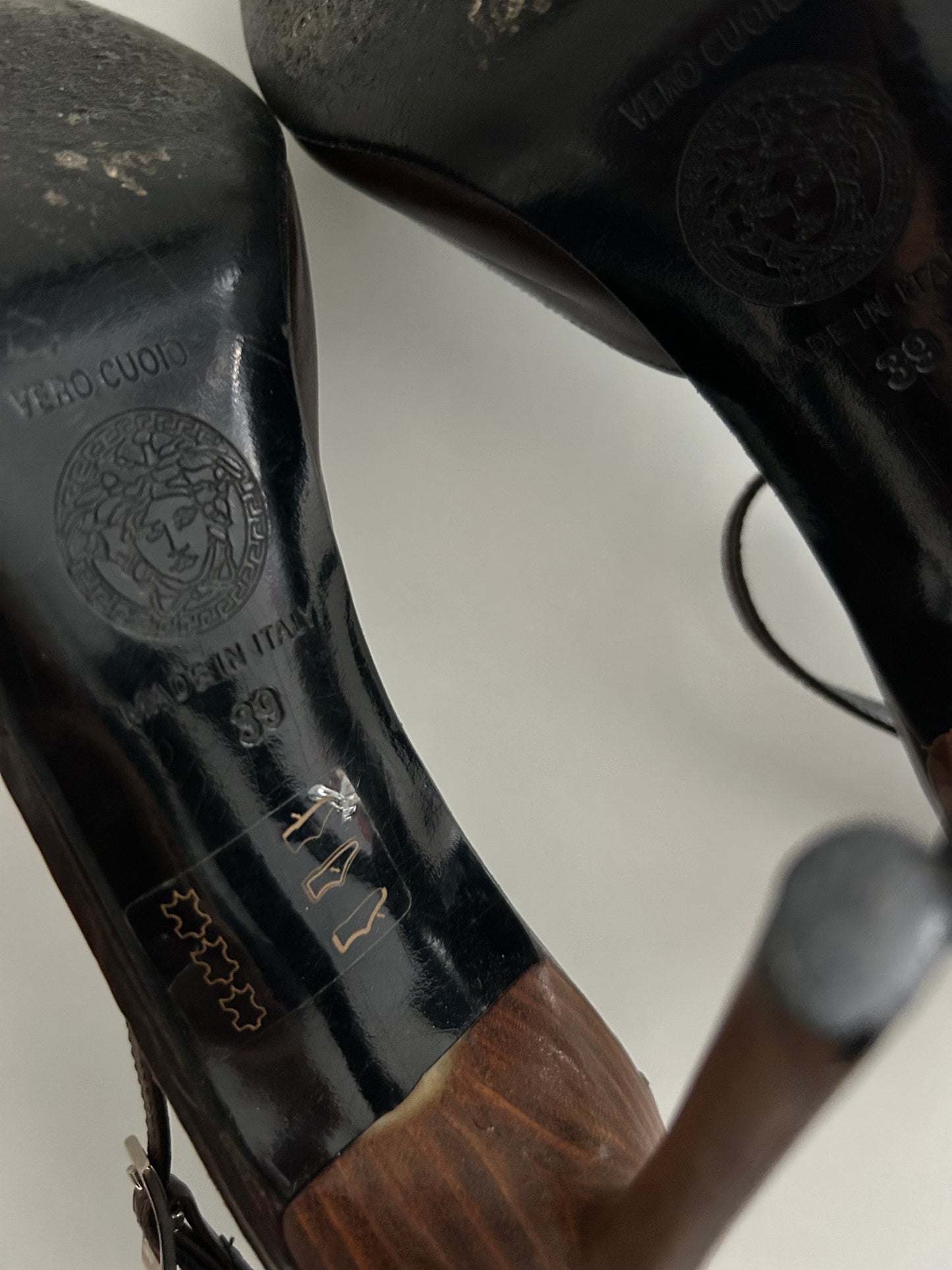 Versace animalier heels EU39