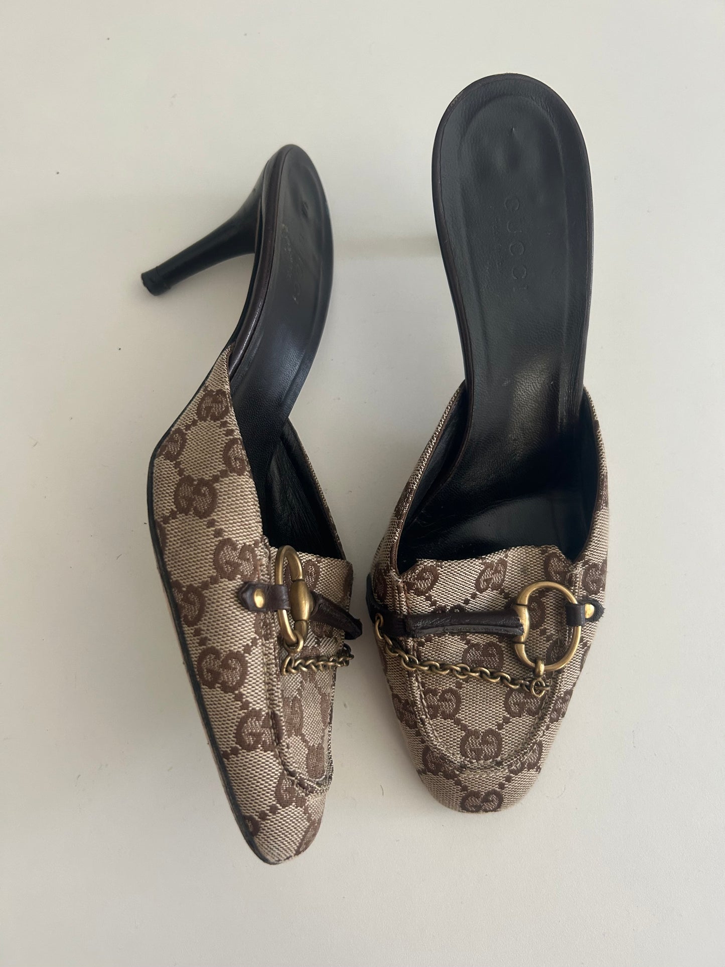 Gucci canvas monogram EU37.5