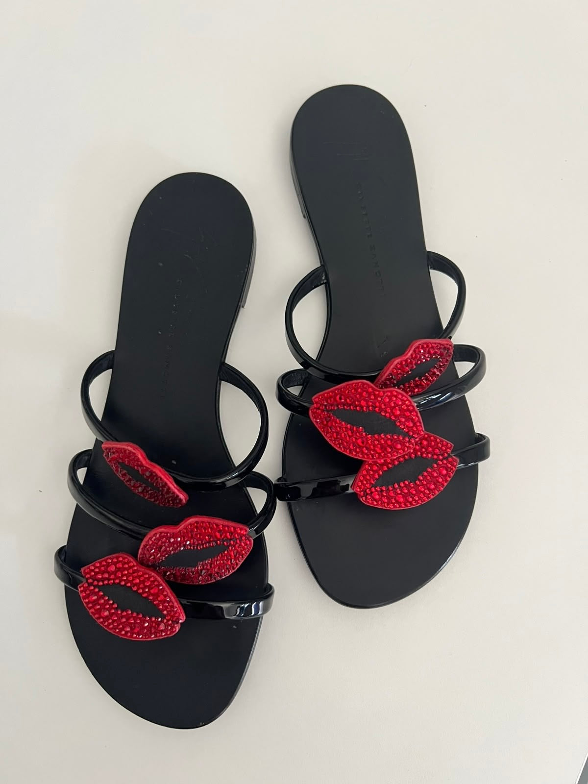 Giuseppe Zanotti lip flat sandals EU36