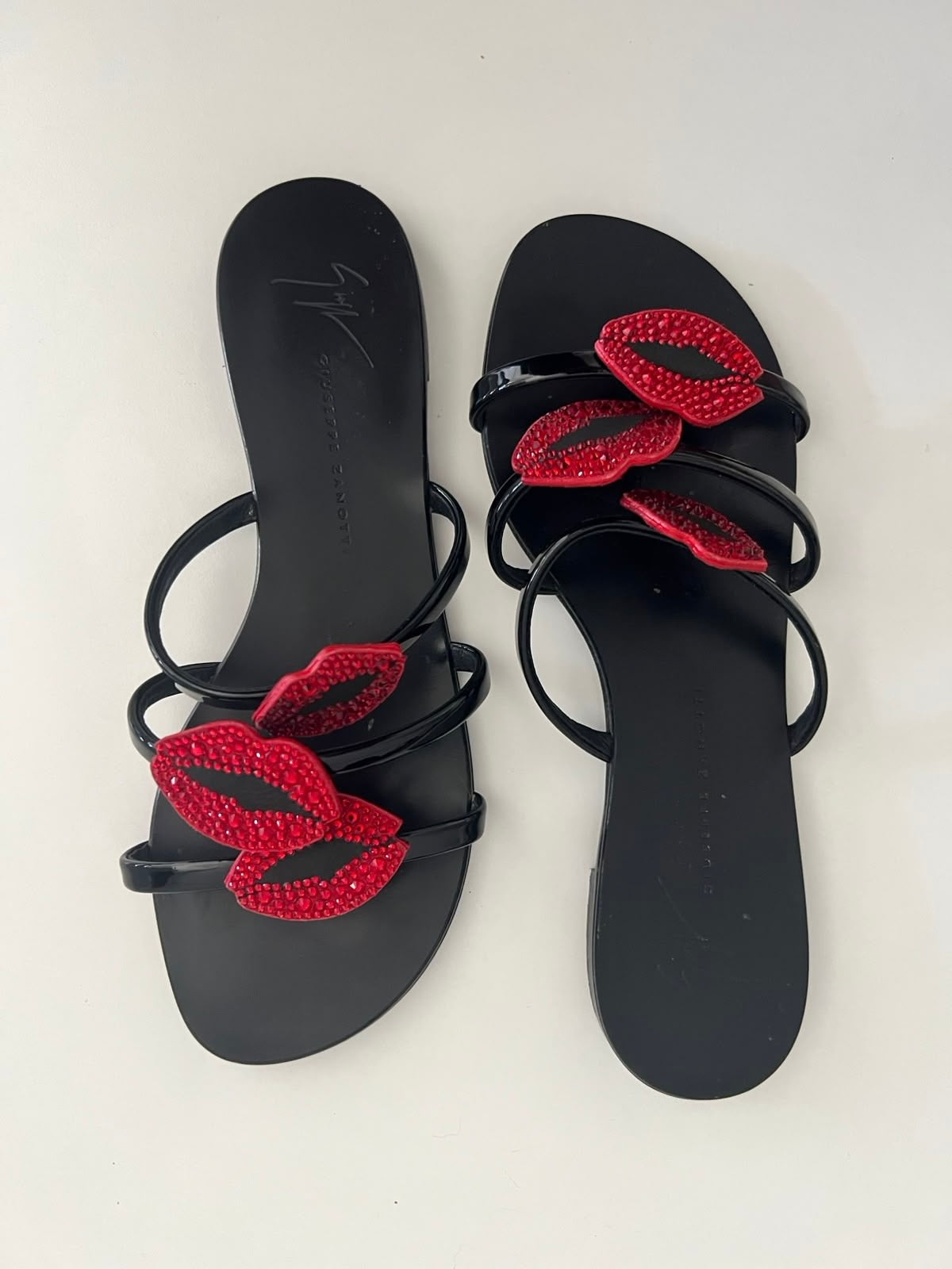 Giuseppe Zanotti lip flat sandals EU36