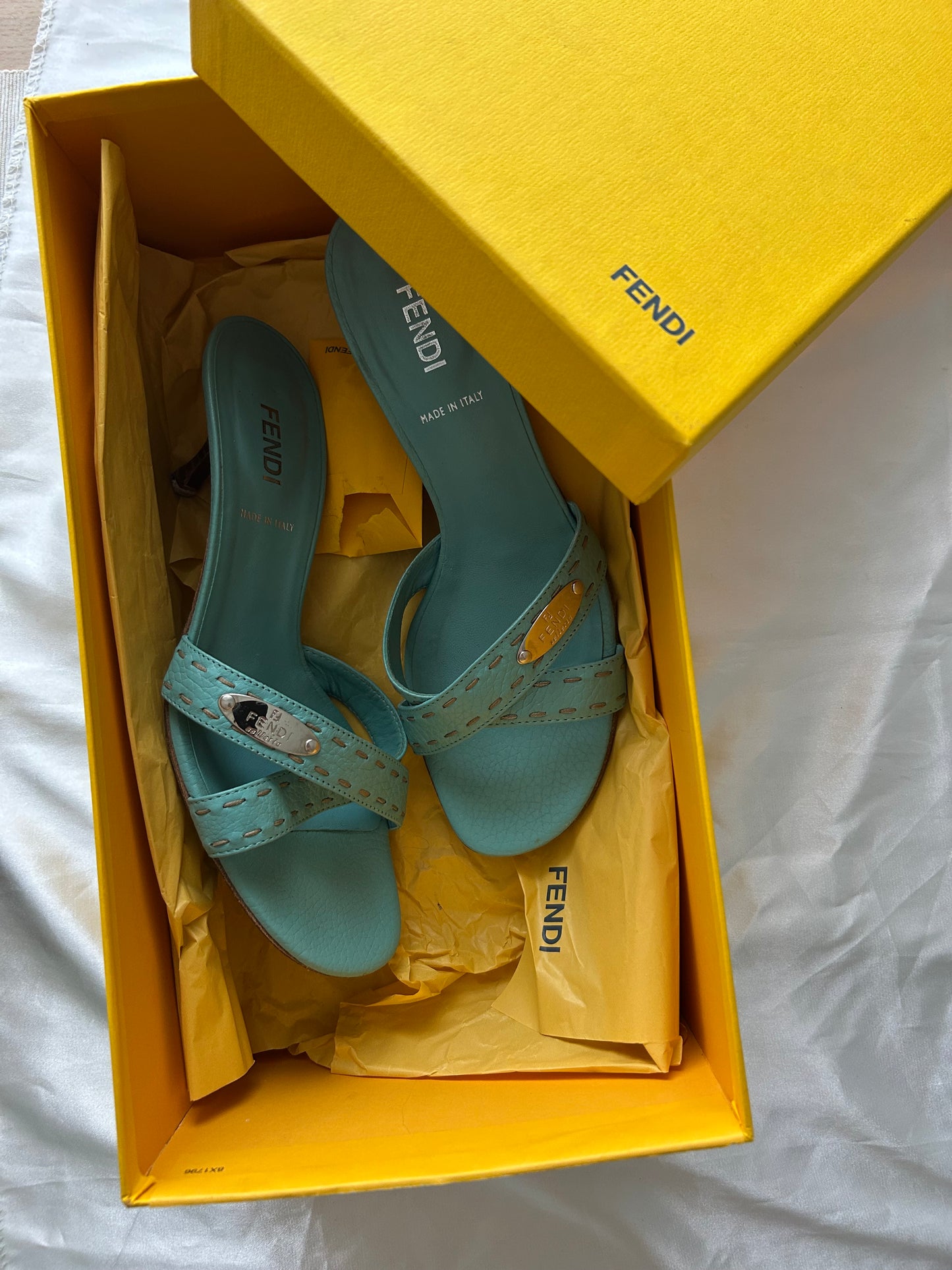 Fendi selleria kitten heels EU37