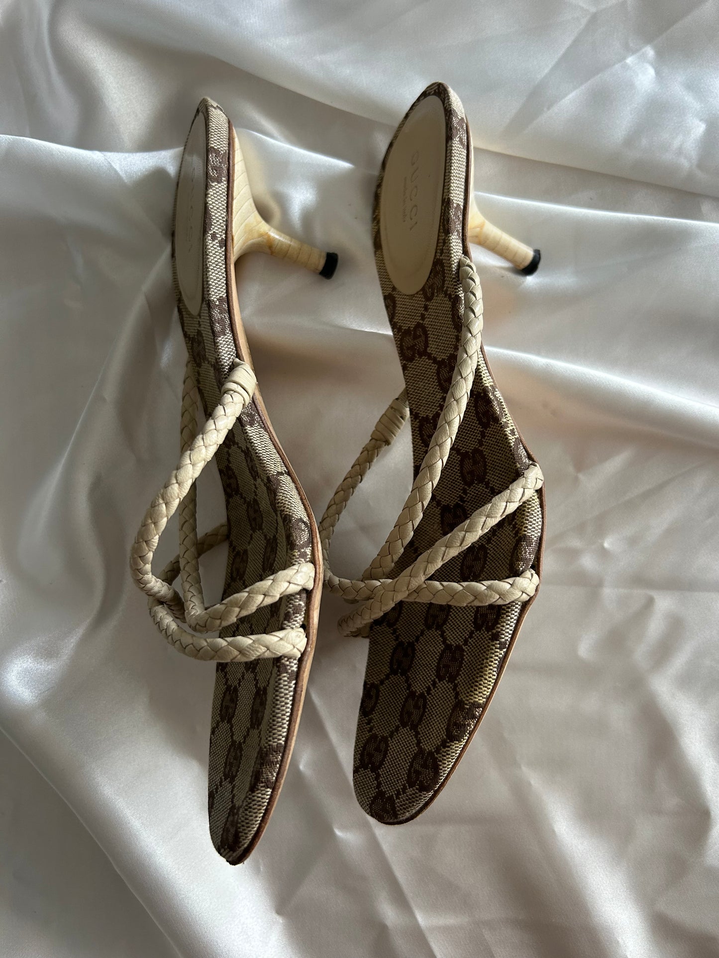 Gucci canvas sandals EU37