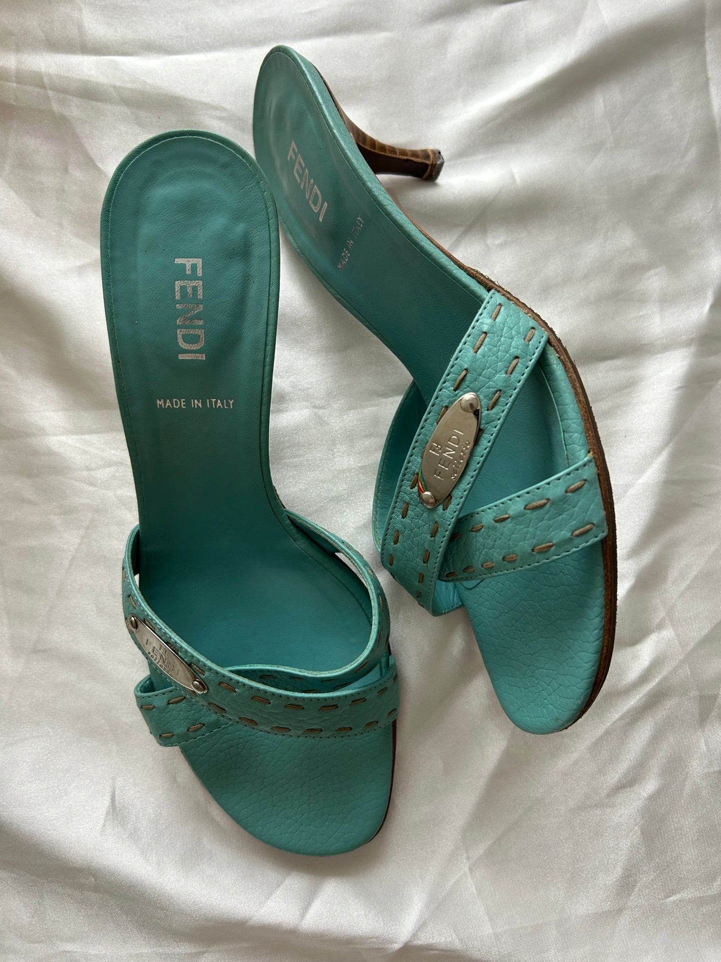 Fendi selleria kitten heels EU37