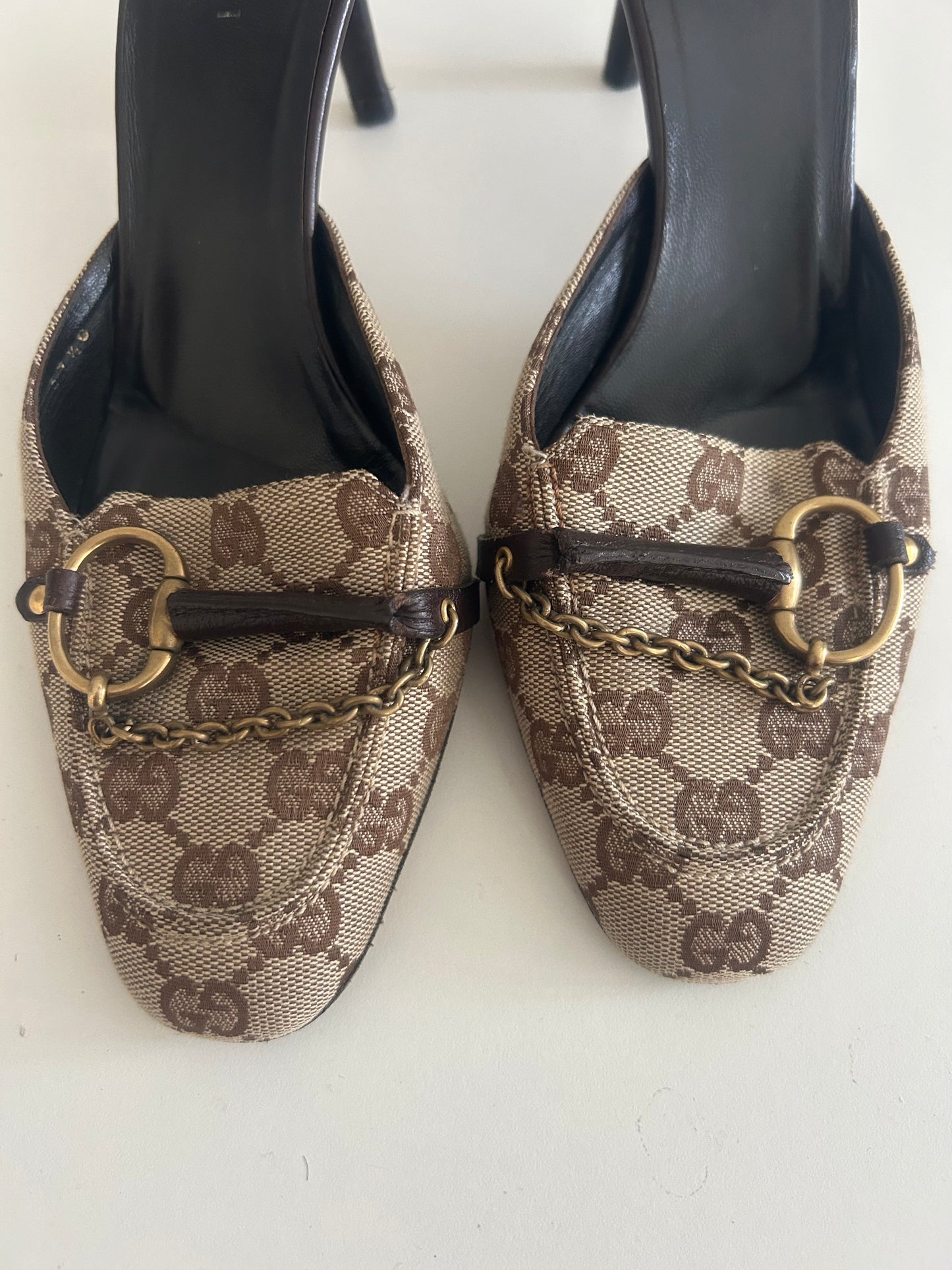 Gucci canvas monogram EU37.5