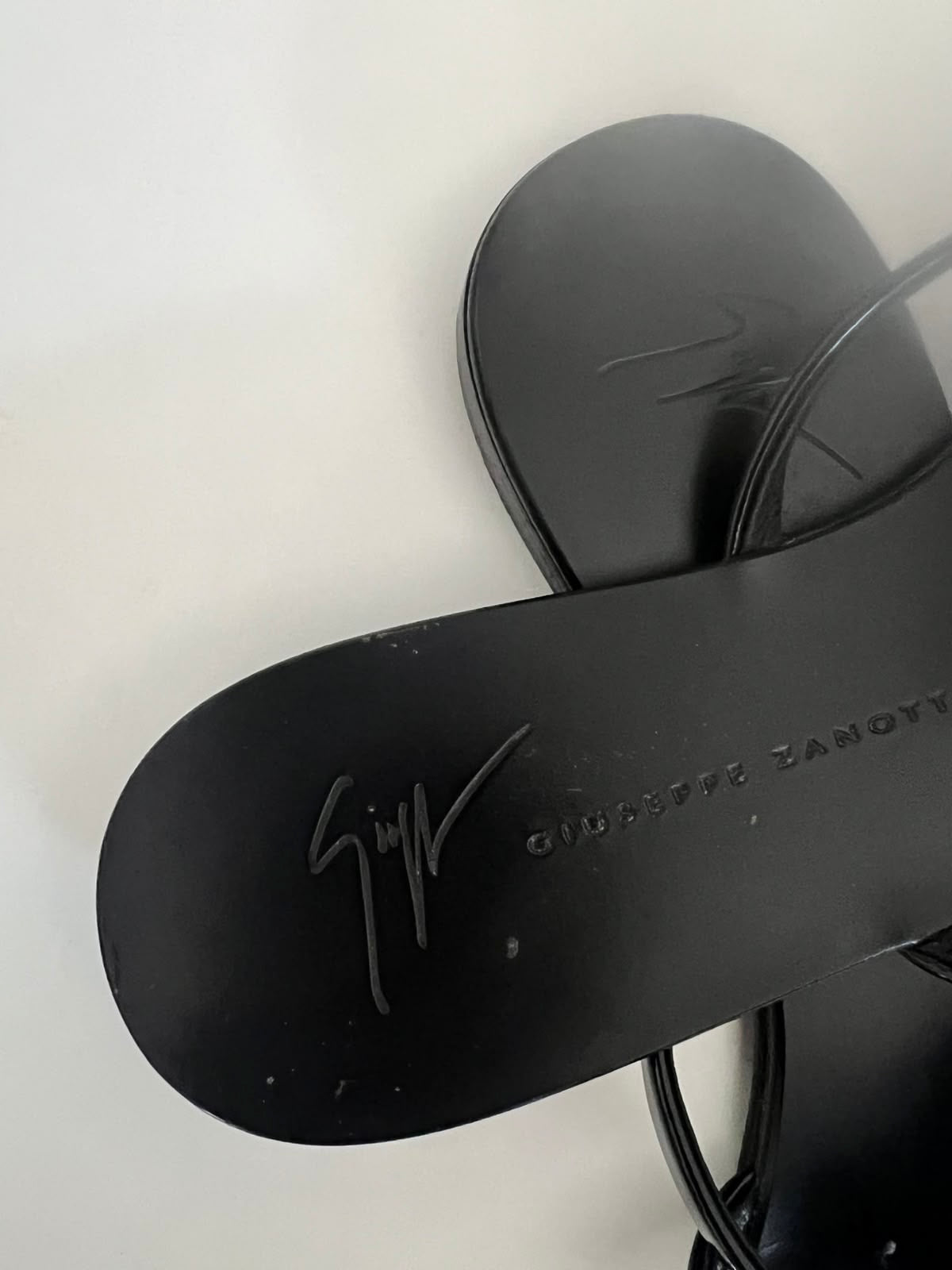 Giuseppe Zanotti lip flat sandals EU36