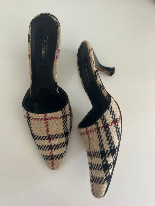 Burberry wool mules EU39