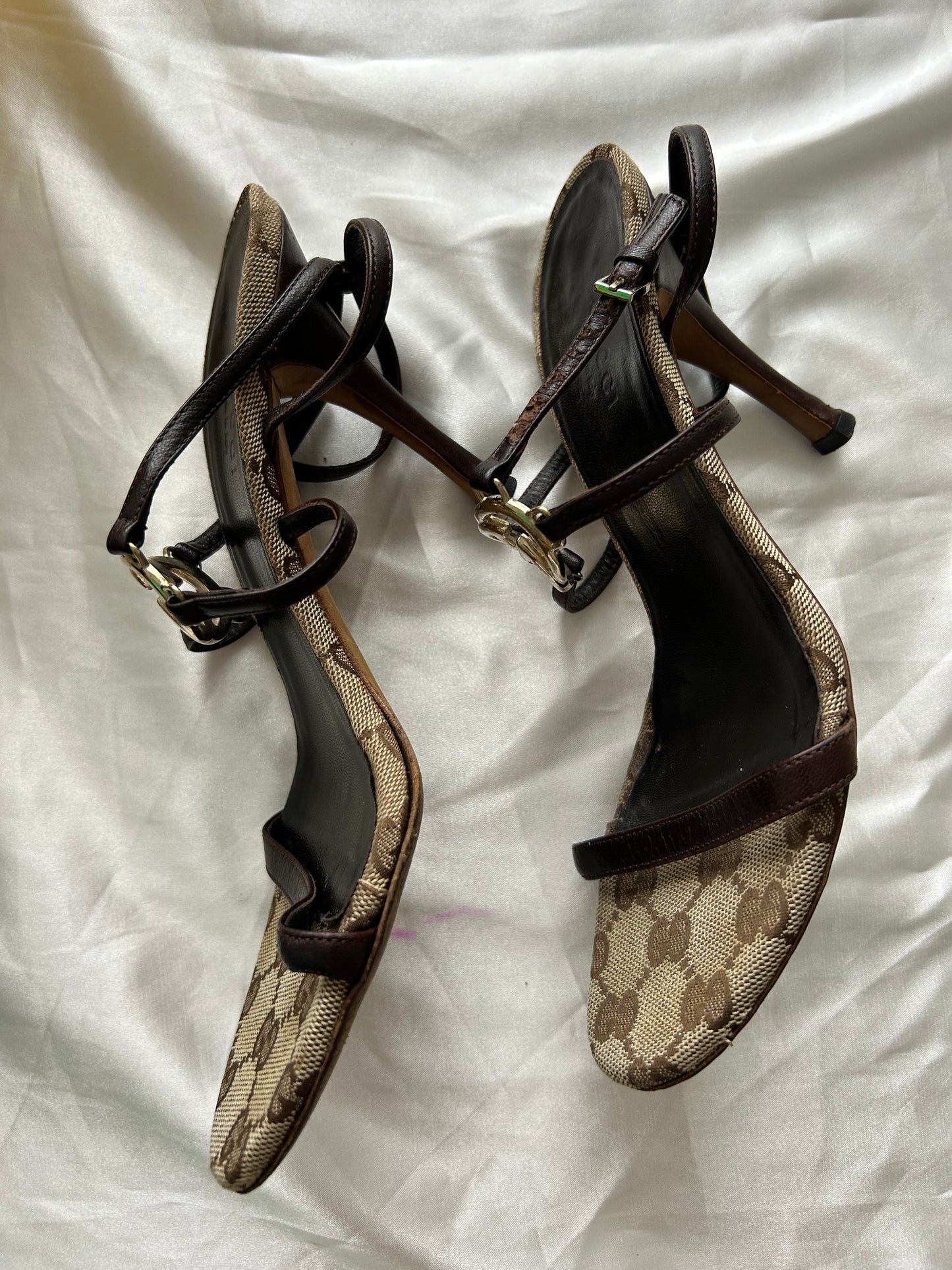 Gucci canvas heels EU35