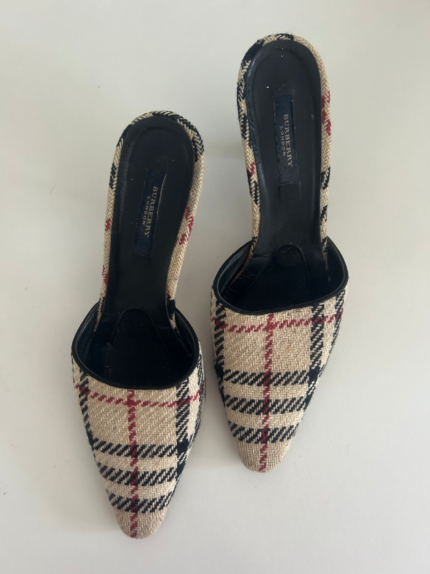 Burberry wool mules EU39