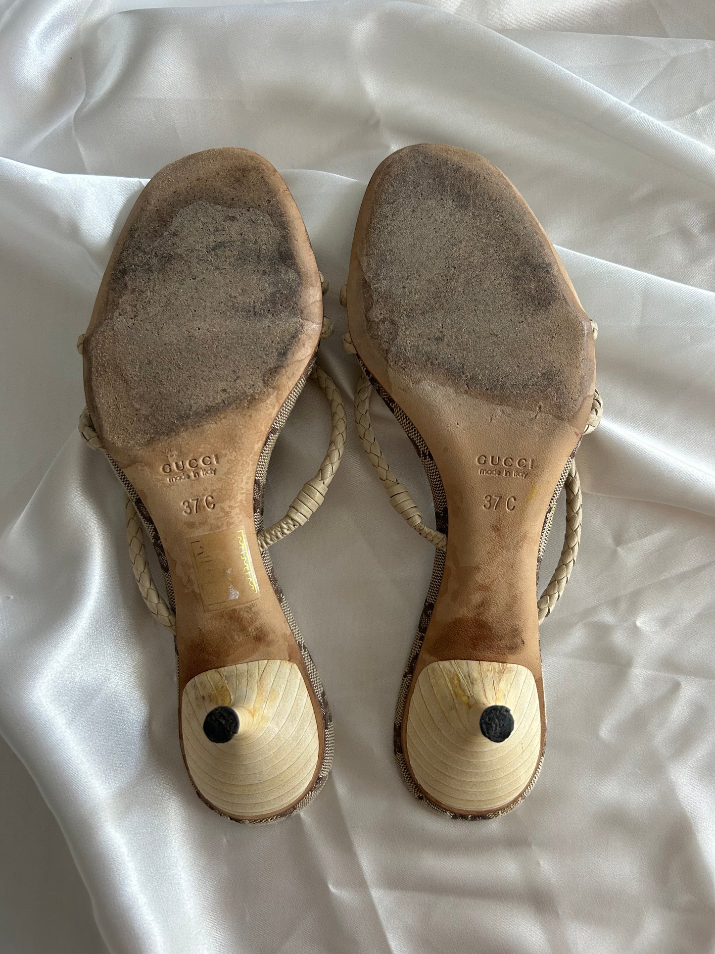 Gucci canvas sandals EU37