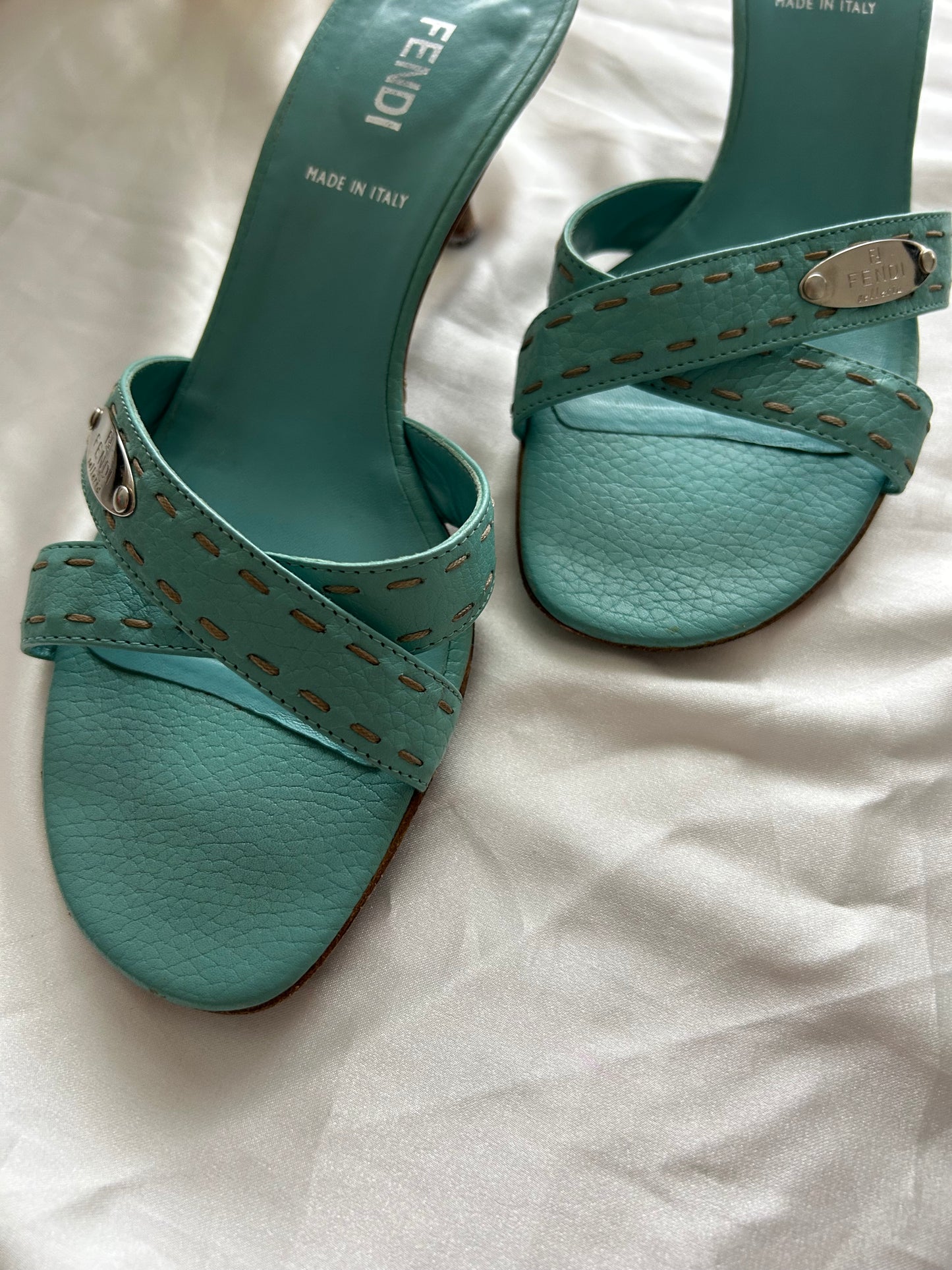 Fendi selleria kitten heels EU37